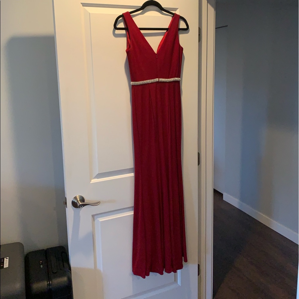 Red Gown - Picture 2 of 8